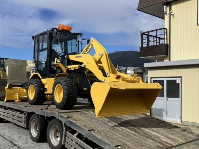 新しいタイヤショベルが納車されました。